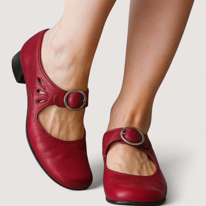 Clara | Elegant neckline in faux leather for a refined look