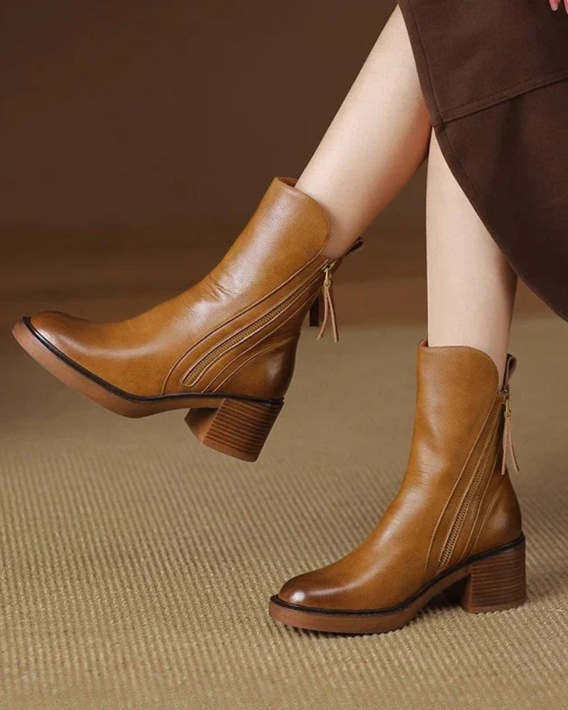 Sabine | Leather ankle boots with refined finishing