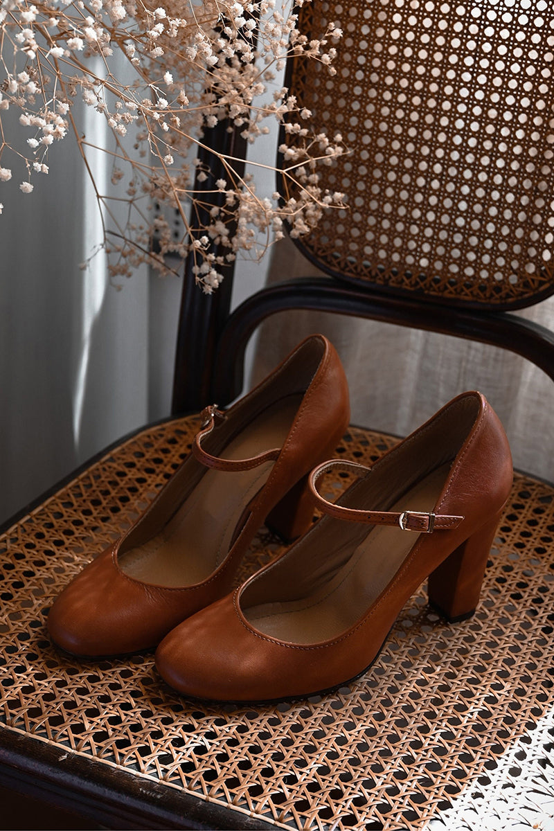 Everly & Rose™ | Elegant sandals with straps and compact heel, perfect for any occasion