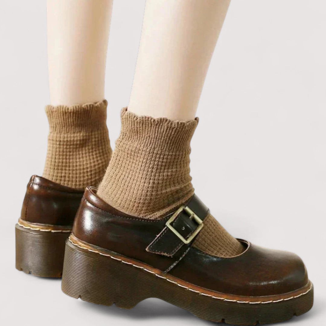 Lea | Elegant and versatile sandals for any occasion