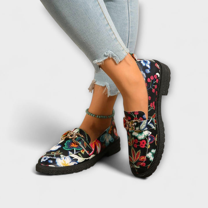 Everly & Rose – Elegant Multicolored Loafers with a Charming Floral Pattern