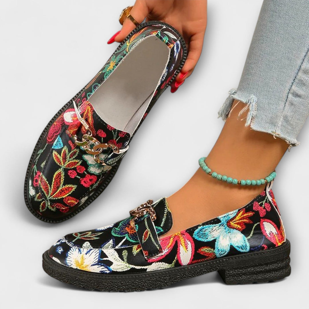 Everly & Rose – Elegant Multicolored Loafers with a Charming Floral Pattern