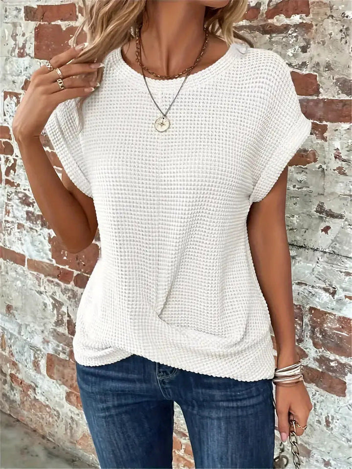Sophie - The Sweetheart Round Neck T-Shirt